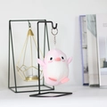 Portachiavi a forma di pinguino di peluche bianco e rosa appeso a un supporto in metallo - Altezza 12cm / Rosa