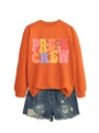 Detalle de sudadera naranja de cuello redondo con estampado PRE-K CREW y shorts denim - S / Gráfico Pre-K Crew / Naranja