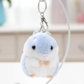 Detailansicht vom Hamster-Plüsch-Anhänger in Hellblau mit silbernem Schlüsselanhänger - Blau / 10cm