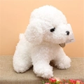 Adorabile peluche cane bianco riccio con targhetta in metallo su superficie di lino marrone - Bianco / Altezza circa 25cm