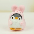 Portachiavi a forma di pinguino di peluche con costume da coniglio rosa in morbido tessuto - Rosa