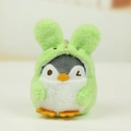 Portachiavi mini pinguino di peluche con un costume da coniglio verde e orecchie lunghe - Verde