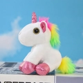 Dettaglio di unicorno di peluche arcobaleno con corno rosa glitterato e pelliccia morbida - Bianco