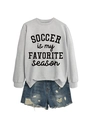 Flachbild von grauem Fußball-Slogan-Sweatshirt mit Distressed-Denim-Shorts für Damen - S / Grau