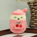Portachiavi peluche tazza tè al latte rosa con ricamo Sweet Love e ciliegia - Piccolo / Ciliegia