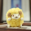 Simpatico portachiavi a forma di pecora in peluche giallo con anello in metallo - Giallo / 10cm
