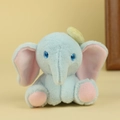 Peluche elefante azzurro con cappellino giallo e dettagli rosa su orecchie e zampe - 10cm / Blu