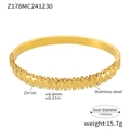 Dettaglio del bracciale in acciaio inossidabile dorato con zirconi e borchie coniche - Stile Rivetto Zircone (Z178) / Oro
