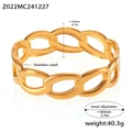 Detail view of 18mm wide interlocking gold link chain bracelet with dimensions shown - Gold - Wide Chain Style (Z022)