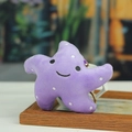 Schattige paarse zeester pluche sleutelhanger met witte stippen en gouden ring - Paarse Zeester