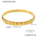 Detailed view of 18K gold plated steel rivet bracelet with size and weight annotations - Gold - Studded Zirconia Style (Z034)