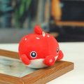 Schattige rode pluche octopus sleutelhanger met blauw borduursel en wit ophangtouwtje - Rode Dolfijn