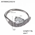 Anillo de acero inoxidable plateado con circonita de gota y piedras laterales - US 7 / Circonia Blanca Color Acero