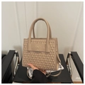 Sac à main beige minimaliste avec motif diamant gaufré et détail nœud doré - Kaki