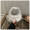Sac plissé blanc à paillettes avec nœud perlé et poignée chouchou pour femme - Blanc avec pendentif