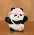Schattige panda pluche sleutelhanger met roze hoed en bloementas op houten tafel - 10-15CM / Hoed Panda Roze