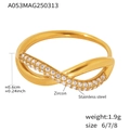 Überkreuzter Ring aus Edelstahl mit weißen Zirkonia-Steinen und 0,6 cm Breitenangabe - US 7 / Gold Zirkonia Ring / Gold