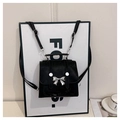 Mochila cuadrada negra para mujer con hebilla de lazo plateada y asa superior - Negro