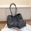 Holzkohle-graues Shopper-Taschen-Set aus geflochtenem Leder mit kleiner Innentasche - Grau