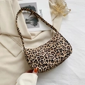 Borsa sottobraccio in tela con stampa leopardata e tracolla elegante da donna - Stampa leopardata