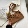Braune handgefertigte Häkeltasche mit hohlem Rautenmuster im Boho-Stil - Braun