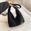 Borsa tote minimalista in velluto a coste nere con tracolla larga e logo in pelle - Nero