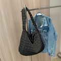 Grande borsa tote nera trapuntata con motivo a rombi in morbido cotone spaziale leggero - Nero