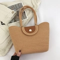 Geflochtene Korbtasche in Hellbraun mit Perlenverschluss und Lederklappe für Damen - Khaki