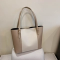 Borsa tote bicolore bianca e marrone con scritta dorata e doppi manici a spalla - Beige e Cachi