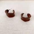 Irregular C-shaped chocolate brown enamel hoop earrings with 925 silver needles - Chocolate