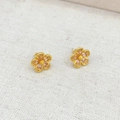 Orecchini a fiore con zirconi rosa a cinque petali placcati oro su tessuto bianco - Rosa