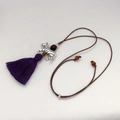 Sautoir à pendentif zèbre en métal doré avec franges en soie violette élégantes - Violet