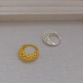 Bagues ajourées en maille quadrillée dorée et argentée au design tissé et texturé - Bague Étroite / Doré