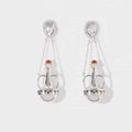 Vintage-Ohrringe im Amphorenstil mit roten Perlen und polierter Vergoldung für Damen - Silberne Ohrstecker