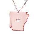 Halskette mit Arkansas-Landkartenanhänger in Roségold mit feinem Herz-Ausschnitt - Roségold