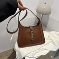 Braune Vintage-Hobo-Tasche aus Leder mit goldener Kolbenschnalle und Schultergurt - Braun