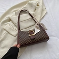 Sac sous le bras vintage marron à monogramme avec boucle dorée et foulard en soie - Marron