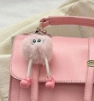Bijou de sac monstre en fourrure rose avec de grands yeux et bottines sur sac à main - Avec Pendentif / Rose
