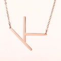 Collar de acero inoxidable oro rosa con un colgante pulido en forma de letra K mayúscula - Oro Rosa K