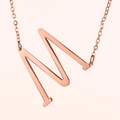 Collar minimalista de acero inoxidable oro rosa con colgante de letra M cursiva hueca - Oro Rosa M