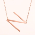 Elegante collar de acero inoxidable oro rosa con colgante minimalista de letra N mayúscula - Oro Rosa N
