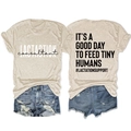 Dettaglio della t-shirt in cotone con stampa It's a good day to feed e pantaloncini denim - S / Sabbia