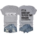 Détail recto-verso du t-shirt en coton gris avec imprimé et du short en jean assorti - Gris clair