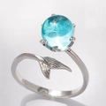 Elegante anello aperto a coda di sirena con perla blu e finitura in argento - Stile Bolla Sirena Blu (RN128)