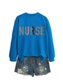 Flachbild von königsblauem Krankenschwester-Sweatshirt mit Distressed-Jeansshorts - S / Seeblau