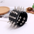 Brazalete punk de cuero PU negro con tres filas de remaches cónicos de metal plateado - Estilo de Tres Filas de Picos Negro (款式1)
