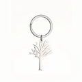 Dettaglio del ciondolo albero della vita traforato su un portachiavi in acciaio inox argento - Portachiavi argento