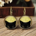 Pendientes vintage con retrato de gato negro lindo bajo cabujón de cristal - Gancho Leverback (Base Bronce) / Gato