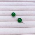 Klassische 10mm grüne Achat-Ohrstecker mit polierten Metallstiften aus Silber - Groß / Grün