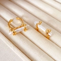Barokke parelring met gouden metalen frame in een minimalistisch verstelbaar ontwerp - Ring